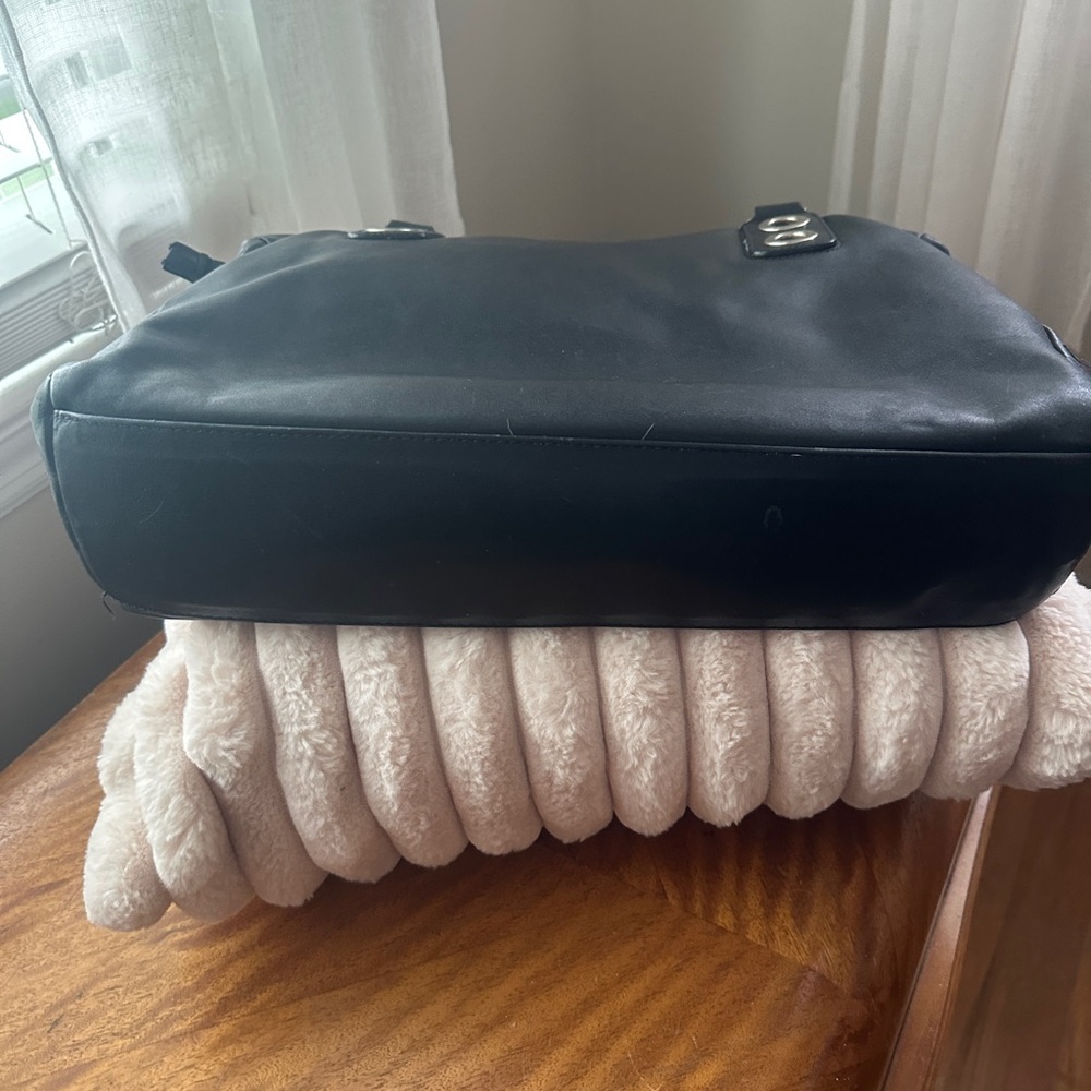 GIUDI Italy Black Leather Handbag/Tote - Picture 5 of 12